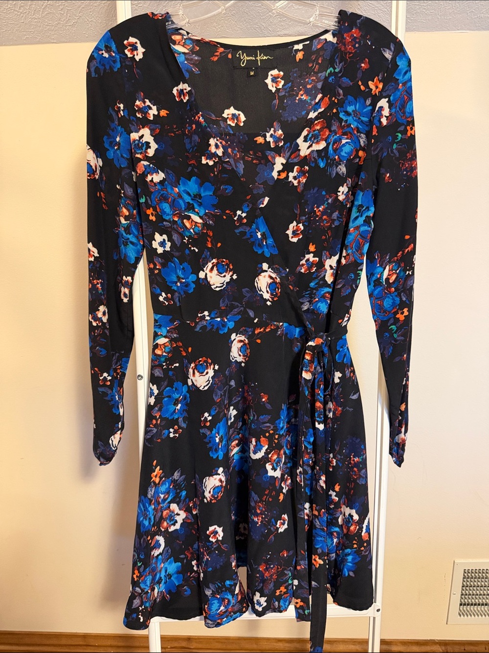 Yumi Kim silk wrap dress long sleeved blue on black floral - size medium